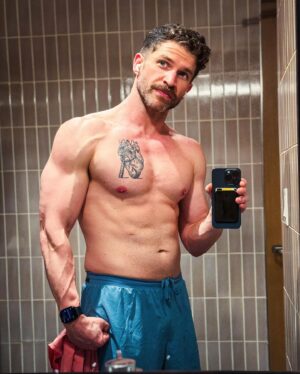 Jeremy Crittenden Instagram - Some of the finest Daddies on earth trap thirst here. 

Progress report: feeling thick n strong. Will be unstoppable with a brain, courage, and a heart. 

Happy humpday. Enjoy my hooters. 
.
.
.
.
#gay #gaysofinsta #gayfitness #muscle #gaymuscle #nycgay #fitness #gayswithtattoos