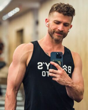 Jeremy Crittenden Instagram - In the context of which i’m living, and that’s thirsty. 
.
.
.
.
#gay #gayguy #gaylife #armday #muscle #gymselfie #fitnessmotivation #nycgay