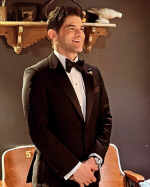 Jeremy Jordan Instagram - Your boy's on Fallon tonight. Gatsby, Jay Gatsby. 🍸

Styled by @meemmap
Grooming @lisaraquel
Tuxedo @michaelandrewsbespoke
Shirt & Bow Tie @etonshirts
Custom lapel pin @dauphinesofny
Watch @zenithwatches
Socks @thetiebar
Shoes @calvinklein