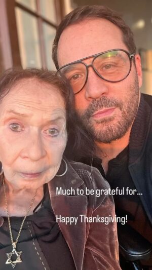 Jeremy Piven Instagram - Never dim your light for anything