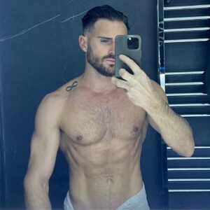 Jérémy Samat Instagram - If you're looking for someone who can change your life, take a look in the mirror 🪞