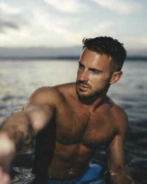 Jérémy Samat Instagram - Blue sea 🌊 
Which ? Give me your opinion 🥰
📸 @atypiqprod
