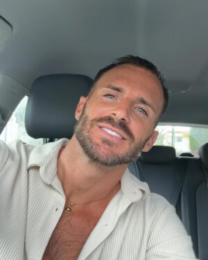 Jérémy Samat Instagram - Which one 1 or 2 ? 🥰