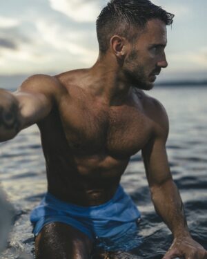 Jérémy Samat Instagram - Blue sea 🌊 
Which ? Give me your opinion 🥰
📸 @atypiqprod