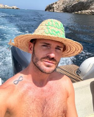 Jérémy Samat Instagram - Journée bateau à l’île de Riou, un bonheur total dans une eau translucide 🐠