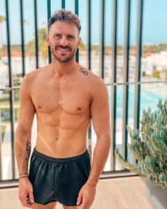 Jérémy Samat Instagram - Welcome to maspalomas 🏖

what a joy to be on vacation and to relax🧘🏼