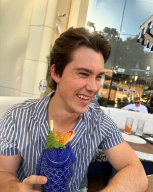 Jeremy Shada Instagram - Won $180 bucks at black jack. Saw the incredible @awakening.wynn and spent some quality time with this hot mamma. Viva Las Vegas ❤️