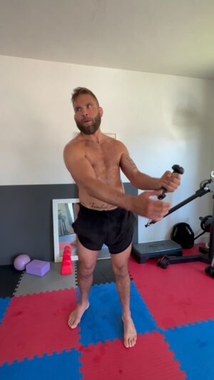 Jeremy Stephens Instagram - Collaborating with clients who push our boundaries is incredibly valuable. It forces us to take a step back and assess our own progress. 

When we’re feeling stuck, a fresh perspective can be just what we need to break through and reach new heights. It’s amazing how sometimes, all it takes is someone else’s viewpoint to help us see things clearly again.

Let’s keep these gains going 🦍

#FunctionalPatterns #Biomechanics #Movement #LilHeathen #JeremyStephens