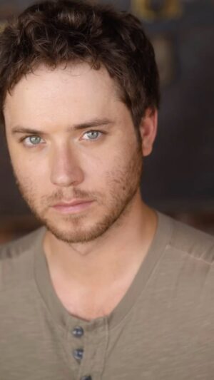 Jeremy Sumpter Instagram - throwback headshot days ya’ll.
About time to dust them off, cuz film industry is comin back
Merry Christmas