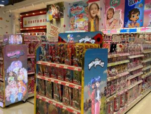 Jeremy Zag Instagram - Ready for Holidays! Toys R us middle east! #zagheroez #miraculousladybug