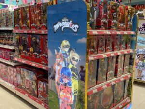 Jeremy Zag Instagram - Ready for Holidays! Toys R us middle east! #zagheroez #miraculousladybug