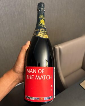 Jermaine Jenas Instagram - What about… the debut.. the assist.. the boots.. and the mom to go with it all…. Just need a better result against the Aussies tonight 😂🙌🏽