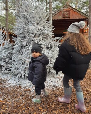 Jermaine Jenas Instagram - Lapland UK with the fam🖤