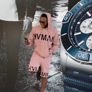Jermel Howard Instagram - Sometimes you have have to put your spiritual, mental and physical peace over EVERYONE AND EVERYTHING!!! It's clear you are the one who has your own best interest.🙏🏾🙏🏾

#letyalightshineking

Styled: @estherlamour
Designer: @hvmanchosentoprevail
@breitling