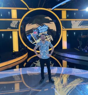 Jerome Aceti Instagram - Awesome time hosting NFL Tuesday Night Gaming this week 😁 @mgtweetymonster @showcasewhite