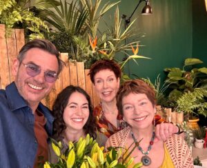 Jérôme Bertin Instagram - Les Nebout élargis ;) avec les copines @mariereache @jadeprdn #elisabethcommelin @pblvofficiel @tf1 @tfx @newen_studios @tf1plus