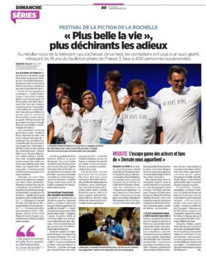 Jérôme Bertin Instagram - #pblv dernier @festivaldelafiction à #larochelle. Que d’émotions pour cette rencontre avec le public ! Larmes et rires pour dire adieu à cette série culte, le feuilleton le plus populaire de la télévision française, 18 ans d’histoires et d’Histoire. Plus belle la vie ressemble à la France 🇫🇷 Merci pour votre fidélité et soyez nombreux jusqu’au 18 novembre pour l’ultime Prime sur #france3. Merci 🙏🏻 🙏🏻 🙏🏻 Tellement fier d’avoir joué avec tous ces formidables acteurs devenus bien plus. Merci les copains, merci le public, merci à tous ceux qui nous permis d’exister toutes ces années. Les tournages ne sont pas finis. Et il me tarde d’entendre « moteur » demain matin. Je penserai à tout le monde. Quel privilège ! #ONVOUSAIME #newen #notreseriepreferee #plusbellelavie #france3 #jadoremonjob (impossible d’identifier tout le monde) merci @leparisien