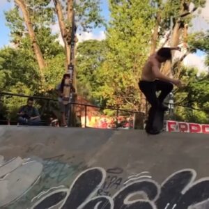 Jerónimo Bosia Instagram - Dump , absurdo, random, heterogéneo, bestial, salvaje, superficial, relajado y juguetón, de familia, de amor, de distintas especies; como la vida misma y el mundo híper globalizado lleno de eclectisimo en el que vivimos.