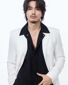 Jerry Yan Instagram - 新年快樂🎉✨𝓗𝓪𝓹𝓹𝔂 𝓝𝓮𝔀 𝓨𝓮𝓪𝓻✨
🌹Wish everyone has a prosperous 2024🌹#言承旭