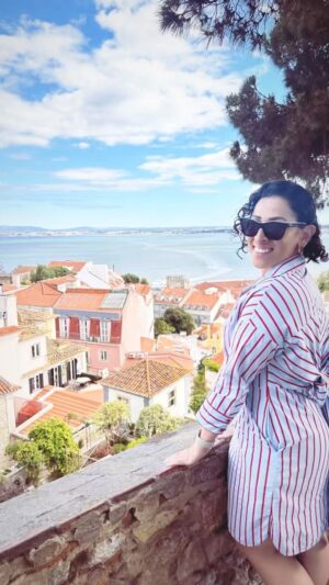 Jeslyn Gorman Instagram - Merci! Tack! Obrigada! Gracias! 🥐⛵️🏰💃🏻

#MayRecap #Paris #Stockholm #Lisbon #Madrid