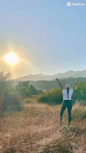 Jeslyn Gorman Instagram - All I can say is 2023 has been quite a year. Highs, lows, and a bunch of varying emotions sandwiched in between. IYKYK
Excitement, thrill, joy, sadness, growth, healing, acceptance, generosity, and just pure love is what this year brought me. Thank you God for getting me through it all. See you soon 2024! I’m ready for you. 🤍🙏🏼 #happynewyear