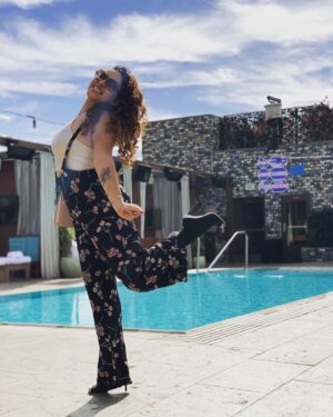 Jeslyn Gorman Instagram - #TBT #Superlatepost So, I celebrated 32 last month and it wasn’t even one bit short of amazing. From brunching and toasting to life on rooftops in Hollywood, to screaming my lungs off at the Sara Bareilles concert, to road-tripping to Santa Ynez and drinking ALL the wine, to flying on a jet to Tokyo (WHAT?), to being delivered a beautiful cake by Japanese hotel staff.. from my incredibly gracious and loving boss, to having “al dente” sushi with my sisters in music, and to finally blowing out a makeshift candle/flame at home with my bests... I’d say this year’s birthday(week) is pretty high up on my bday celebrations list. 
I have some truly incredible friends and I’m extremely blessed to have them. Thank you all for the laughs, the drinks, the twerks, the “al dente, smile at the chef while you’re chewing” moments (@eliottenicole @gypsymoonshine @melanienyema 😆), and every single one of you for sharing your heart with me. ♥️ #Grateful 🥰