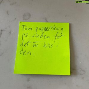 Jesper Rönndahl Instagram - Glad fredag!