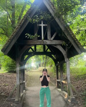 Jess Impiazzi Instagram - Paranormal investigation 👻 at the Leavesden Asylum hospitals - East Lane cemetery. 
Definitely creepy, definitely weird, definitely can’t explain it! (you can see the footage soon on @adam_psychic_medium channel) 
Although I was scared, I couldn’t help but notice the beauty of this place and took these pictures before dark.
A few locals spoke with us before the sun went down to tell us about the burial ground and it’s got quite the history! 
The asylum opened in 1868 and didn’t close until 1995, with cholera outbreaks and so much history! This place was really scary in the dark! #paranormalinvestigation #leavesdenasylumhospital #asylum #ghosthunting 👻 #sleepyhollow