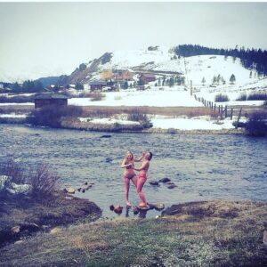 Jess Weixler Instagram - Happy birthday @lafleurjennifer !! So glad you are alive woman 😘🎉