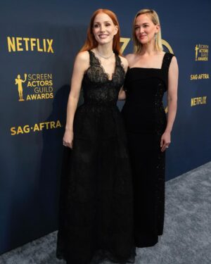 Jess Weixler Instagram - About last night ✨So happy to be in the room! I love you actors ❤️ Inspired by your work every day.
@jessicachastain friends for life. 
@sagawards @sagaftra 
Styled by @jaredengstudios 
Dress @saiidkobeisy 
Earrings @hanut101 
Rings @kallatijewelry @doraziopr 
Shoes @andreawazen 
Clutch @rodofirenze