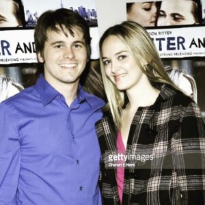 Jess Weixler Instagram - This year is the 40th anniversary for The Sundance Institute #sundance40th and there are 24 hours left to donate to help them reach their goal for the next generation of independent filmmakers. Im proud to have been an actor (writer) working alongside exciting directors who got their big break at Sundance - Teeth, Peter and Vandy, The Lie (co-writer) and Listen up Philip. What an incredible community 🧡