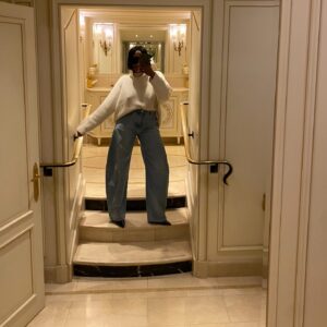 Jess Willis Instagram - Would never sit my Alaïa Teckel on the floor 🤍 Happy PFW from team @nymag @thecut 

Photo credit @ronbreezy