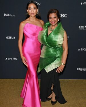 Jessalyn Wanlim Instagram - Paying homage to Jenny's fave color 🩷
Thank you for having us @thecdnacademy
It was so fun having the band together again (dearly missing @danikindofficial and @sadieamunroe) 
Also my date is the most gorgeous 🥰 
Last slide is the real me😉

Photo cred: @georgepimentel1
Makeup: @truthartistry
Hair: @coriehairartistry
Dress: @theshowroomnashville

#workinmoms #cdnscreenawards