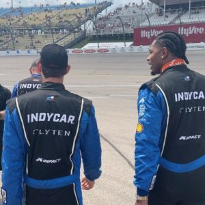 Jesse Bray Instagram - Race Day 1 in the books. Thank you @indycar @indycaratiowa @peacock for this surreal experience! A ride I’ll never forget 🏁

@Peacock  @Peacock TV 
@LoveIslandUSA 
#LoveIslandUSA
 
@INDYCAR 
#INDYCAR