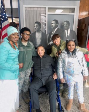 Jesse Jackson Instagram - Thanking God for the incredible opportunity to be in the presence of a living legend @revjjackson with my children sharing the stage with @charliedates and another amazing brother while sharing ideas and talking about the issues that run rapidly through our city and communities that directly effect the youth! We gotta be better leaders.. making sure we’re giving the youth someone to look up to 🙏🏽 I’m glad my children we present for that conversation even tho bug was working .. he was still there! 🙏🏽 love you @sistaafrika