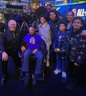 Jesse Jackson Instagram - Sending my heartfelt condolences to the Walton family. 💔🙏🏽Today we lost a true icon in the world of basketball and beyond. Bill Walton left an indelible mark on everyone who had the privilege to know him or witness his extraordinary talent.

Beyond his athletic achievements, Bill’s vibrant personality brought joy and depth to the game he loved. His advocacy for various social causes demonstrated his commitment to making the world a better place, reflecting his generous spirit and unwavering integrity.

As we mourn the loss of a legend, we also celebrate a life lived with passion and purpose. Bill Walton’s legacy will continue to inspire future generations, reminding us all of the power of dedication, kindness, and the love of the game.

Our thoughts and prayers are with his family, friends, and all who were touched by his remarkable life. Rest in peace, Bill Walton. You will be deeply missed.🙏🏽🕊️❤️