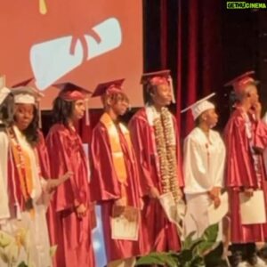 Jesse Jackson Instagram - Congratulations to the Bronzeville Academy Charter School eighth-grade class! 🎓Your strength and resilience have led you to this remarkable achievement. We are incredibly proud that 25% of the graduating class have earned admission to selective enrollment High Schools. 📚Here’s to a bright 🌟future ahead for you all!!! 

Congratulations Bronzeville Academy Charter School graduating class of 2024.

#keephopealive #iamsomebody #bronzevilleacademygraduation #ClassOf2024 #StrengthThroughAdversity