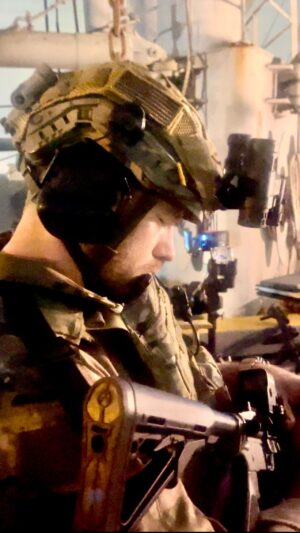 Jesse Kove Instagram - It’s 4:40AM After storming a ship and fighting insurgents, you may wonder how my 4th day of Night shoots are going? Well, Like this….
📸 @laurauclair7