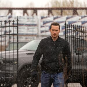 Jesse Lee Soffer Instagram - Who’s watching tonight? #Onechicago #ChicagoPD