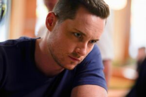 Jesse Lee Soffer Instagram - Some photos from tonight’s episode… notice Kim’s slightly unkempt vibe. She’s going through a rough patch. Let’s see if she makes it through!! #ChicagoPD #OneChicago