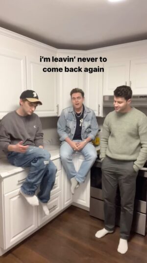 Jesse McCartney Instagram - this is what happened when the boys hang out alone😂 @jessemccartney @anthonygargiula #leavin #jessemccartney #sing