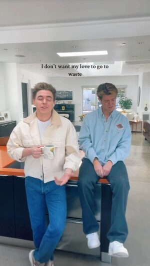 Jesse McCartney Instagram - Singing beautiful soul with my bro @jessemccartney hit different 🥹

Music by @imjulesbrave 🤍

#Sing #Singing #beautifulsoul