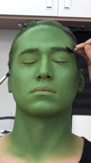 Jesse Rath Instagram - A time-lapse of the hair and makeup process I go through to become Brainiac 5. Makeup by @cayleymua @tammythefox and hair by @cherrymakeupandhair #teamcoolandhandsome

@supergirlcw #supergirl #cw #brainiac5 #brainy #Brainiac #arrowverse #behindthescenes #effectsmakeup #dc #dccomics