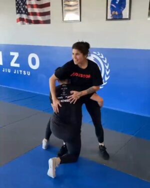 Jessica Aguilar Instagram - Oldie but goodie. Single, Double, Body lock drills with this lady beast @laurenmurphymma and lead by a good dude @joemurphybjj! Transition drills to help build a good #wrestling body position. Things to look out for make sure your elbows are in, head is up, back is straight and focus on keeping your hips in on each transition. ✌🏽&💚 

Oldie but goodie. ¡Ejercicios individuales, dobles y de bloqueo corporal con esta dama increíble @laurenmurphy dirigidos por @joemurphybjj! Ejercicios de transición para ayudar a construir una buena posición corporal de #wrestling. Cosas a tener en cuenta: asegúrese de que sus codos estén hacia adentro, la cabeza hacia arriba, la espalda recta y concéntrese en mantener las caderas hacia adentro en cada transición. ✌🏽&💚
.
.
.
.
.
.
#wrestling #Drills #WMMA