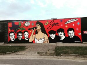 Jessica Aguilar Instagram - ✨ If you have a Dream, don’t let anyone take it away. And always believe that the imposible is always possible~ SQ-P
🎤
This iconic Houston mural was made by the one & only mural 👑 @donkeemom y just in time to welcome “Selena THE SERIES”, which drops mañana on @netflix 
.
.
.
.
.
.
#Selena #ComoLaFlor #Donkeemom #Htown #Art #SelenayLosDinos #SelenaTheSeries #Houston #Texas #QueenofTejanoMusic #BidiBidiBomBom #FemaleLegends 🌹