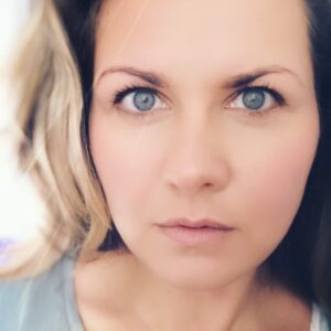 Jessica Boehrs Instagram - Truth is like the sun.
You can shut it out for a time, but it ain't going away.
(Elvis Presley)

#quote #elvis #truth