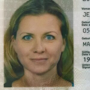 Jessica Boehrs Instagram - "We are all of us stars
and we deserve to twinkle."
Marilyn Monroe

#smile #passport #quotes