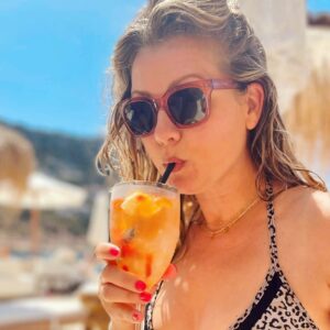 Jessica Boehrs Instagram - You had me at vacation.

#vitaminsea  #girlsrule #cheers 
@annasasssss @_.team._c._ @silvaimken @miaflorentineweiss @sophie_froh @helen_in_style anika_lomri @laurarehaag @ankaehrich @luisafroh