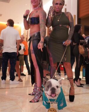 Jessica Borga Instagram - My dawg! 😜 The Mother F***in Bare Knuckle Fighting Championship Mascot in the house Friday night in Hollywood FL at the Hardrock!!!! ❤️‍🔥👊
