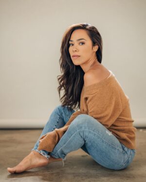Jessica Camacho Instagram - Thanks for all the love, guys. Sending all kinds back out. 🤍. @amandapeixotoelkins - my beautiful photographer @vivianmaxwellbeauty - the beauty behind makeup & hair & Jules - the light of my life